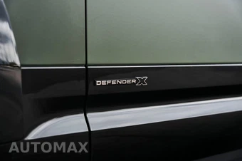 2023 Land Rover Defender 110 X - miniatura 12