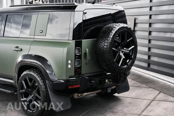 2023 Land Rover Defender 110 X - miniatura 15