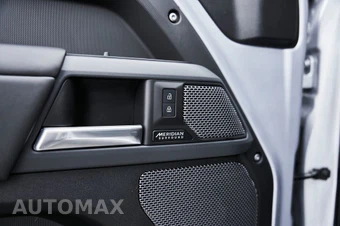 2023 Land Rover Defender 110 X - miniatura 39