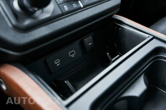 2023 Land Rover Defender 110 X - miniatura 69