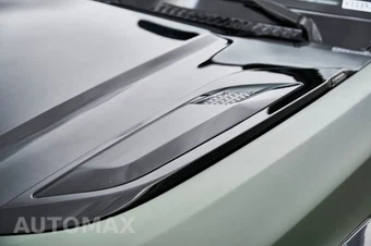 2023 Land Rover Defender 110 X - miniatura 9