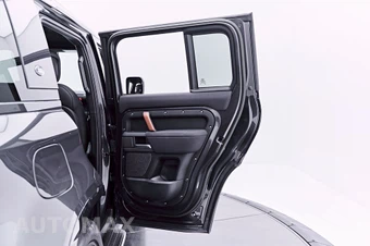 2023 Land Rover Defender 110 X - miniatura 38