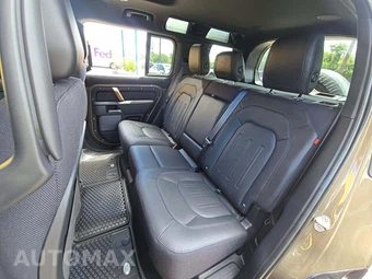 2023 Land Rover Defender 110 X - miniatura 13