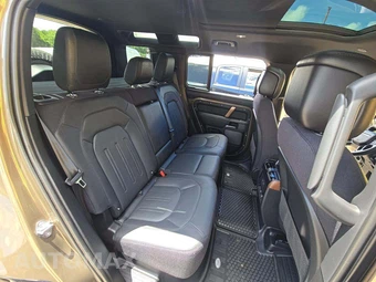2023 Land Rover Defender 110 X - miniatura 16