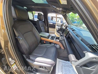 2023 Land Rover Defender 110 X - miniatura 18