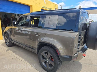 2023 Land Rover Defender 110 X - miniatura 2