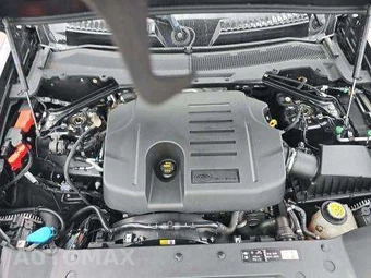 2023 Land Rover Defender 110 X - miniatura 26