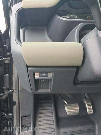 2023 Land Rover Defender 110 X - miniatura 31