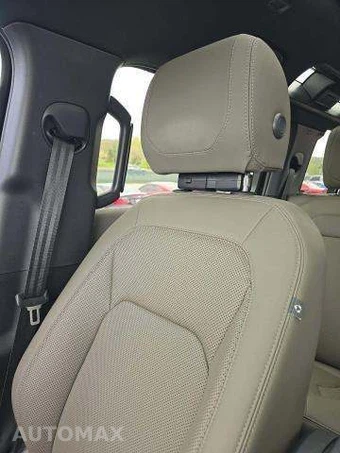 2023 Land Rover Defender 110 X - miniatura 32