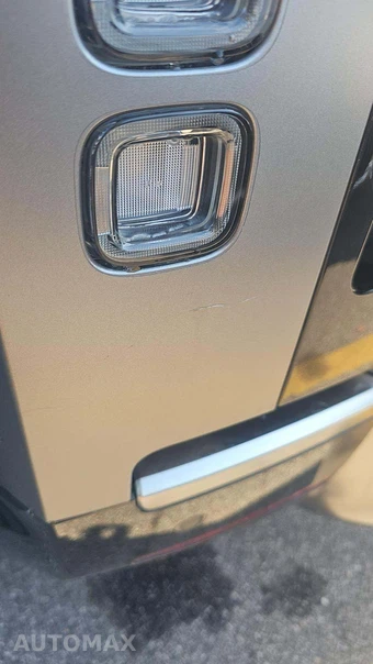 2023 Land Rover Defender 110 X - miniatura 8
