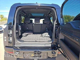 2023 Land Rover Defender 110 X - miniatura 14