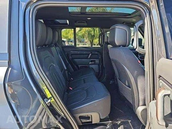 2023 Land Rover Defender 110 X - miniatura 16