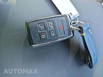 2023 Land Rover Defender 110 X - miniatura 8