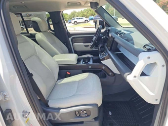 2023 Land Rover Defender 130 First Edition - miniatura 19