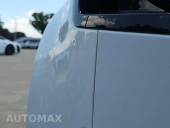 2023 Land Rover Defender 130 First Edition - miniatura 23