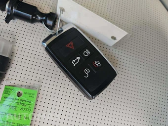 2023 Land Rover Defender 130 First Edition - miniatura 8