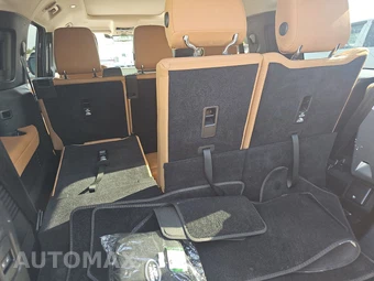 2023 Land Rover Defender 130 First Edition - miniatura 18