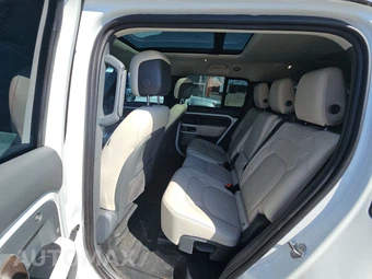 2023 Land Rover Defender 130 First Edition - miniatura 13