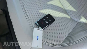 2023 Land Rover Defender 130 First Edition - miniatura 18