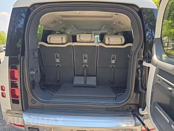 2023 Land Rover Defender 130 First Edition - miniatura 12