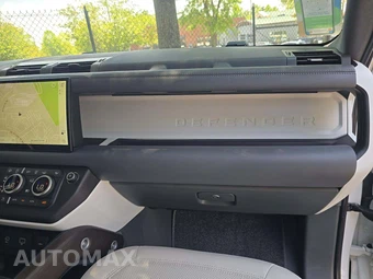 2023 Land Rover Defender 130 First Edition - miniatura 17