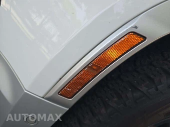 2023 Land Rover Defender 130 First Edition - miniatura 19