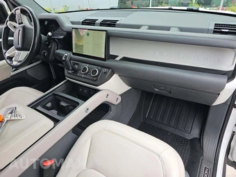 2023 Land Rover Defender 130 First Edition - miniatura 20