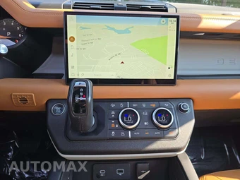 2023 Land Rover Defender 130 S - miniatura 10