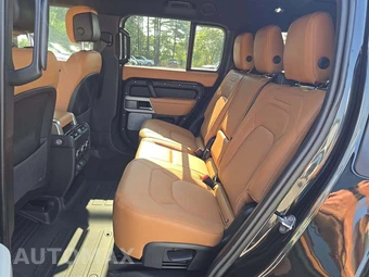 2023 Land Rover Defender 130 S - miniatura 13