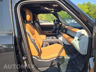 2023 Land Rover Defender 130 S - miniatura 19
