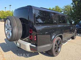 2023 Land Rover Defender 130 S - miniatura 3