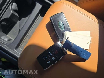 2023 Land Rover Defender 130 S - miniatura 8