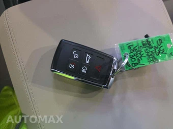 2023 Land Rover Defender 130 S - miniatura 8