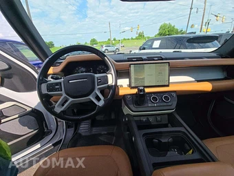 2023 Land Rover Defender 130 S – miniatura 10