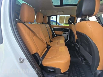 2023 Land Rover Defender 130 S – miniatura 17
