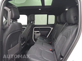 2023 Land Rover Defender 130 SE - miniatura 13