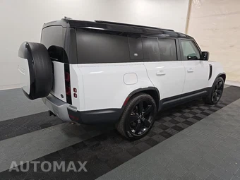 2023 Land Rover Defender 130 SE - miniatura 4