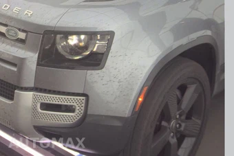 2023 Land Rover Defender 130 SE - miniatura 31