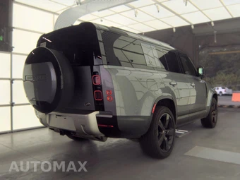 2023 Land Rover Defender 130 SE - miniatura 4