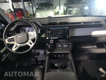 2023 Land Rover Defender 130 SE - miniatura 11