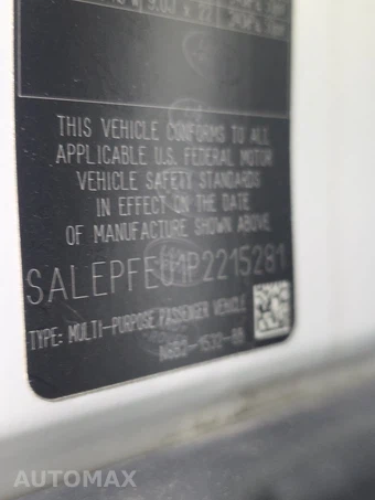 2023 Land Rover Defender 130 SE - miniatura 15