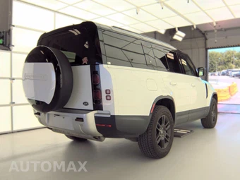 2023 Land Rover Defender 130 SE - miniatura 4