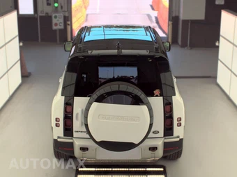 2023 Land Rover Defender 130 SE - miniatura 5