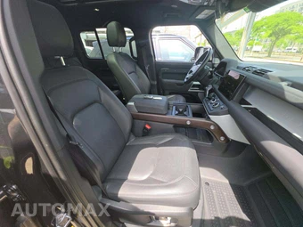 2023 Land Rover Defender 130 SE - miniatura 19