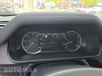 2023 Land Rover Defender 130 SE - miniatura 9