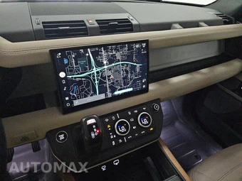 2023 Land Rover Defender 130 SE - miniatura 11