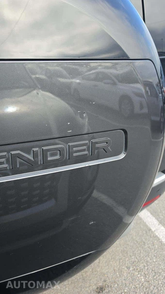 2023 Land Rover Defender 130 SE - miniatura 21