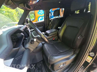 2023 Land Rover Defender 130 SE - miniatura 6