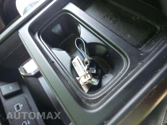 2023 Land Rover Defender 130 SE - miniatura 8