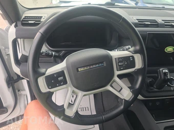 2023 Land Rover Defender 130 SE - miniatura 10